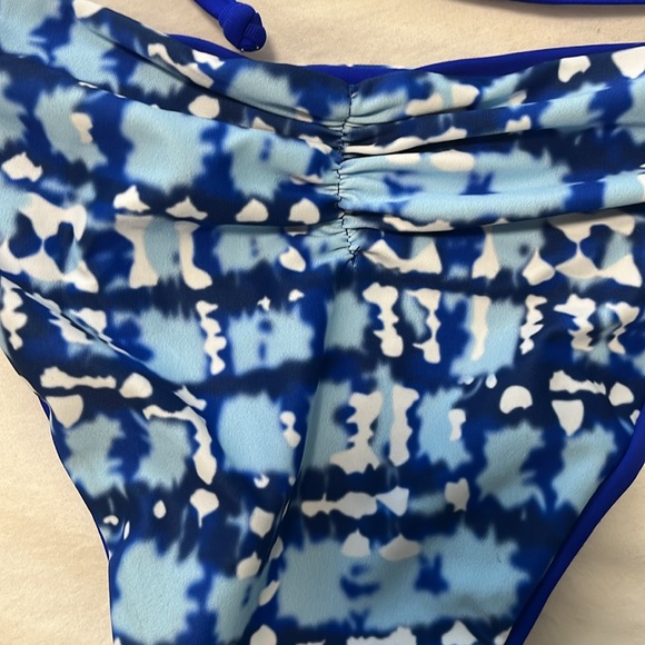 Cupshe tiedye bikini - Picture 2 of 6